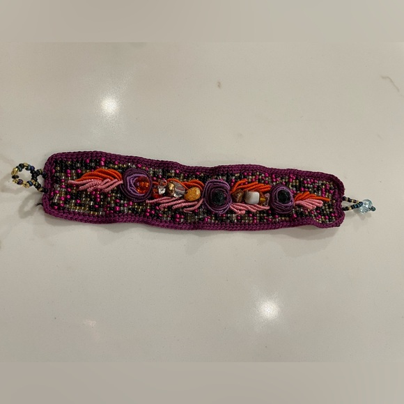 Embroidered bracelet - Picture 2 of 3